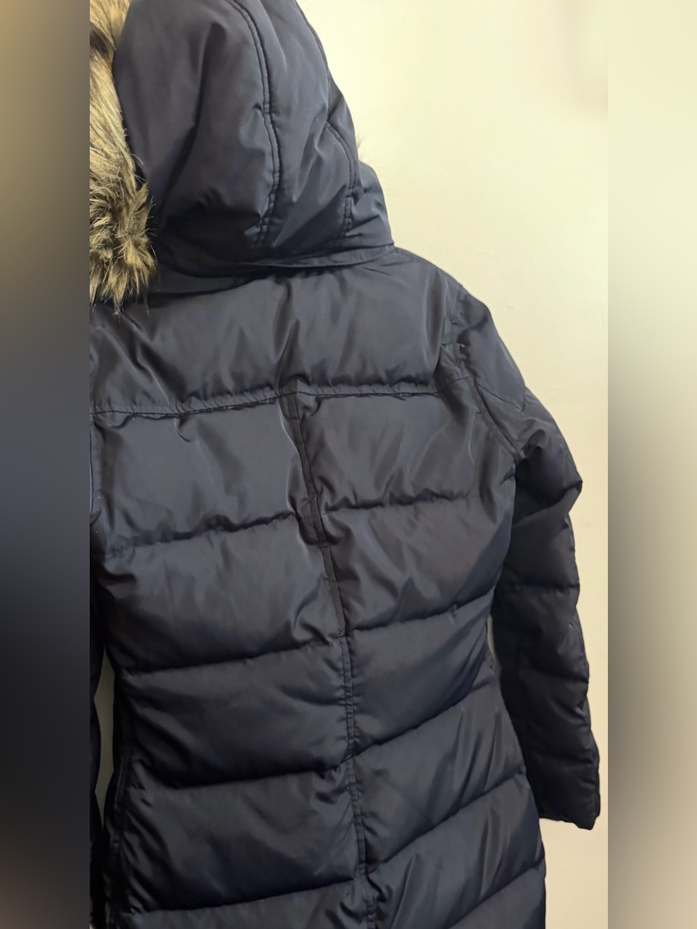 Women’s Michael Kors Navy Puffer Coat w/ Fur Hood - Picture 4 of 8